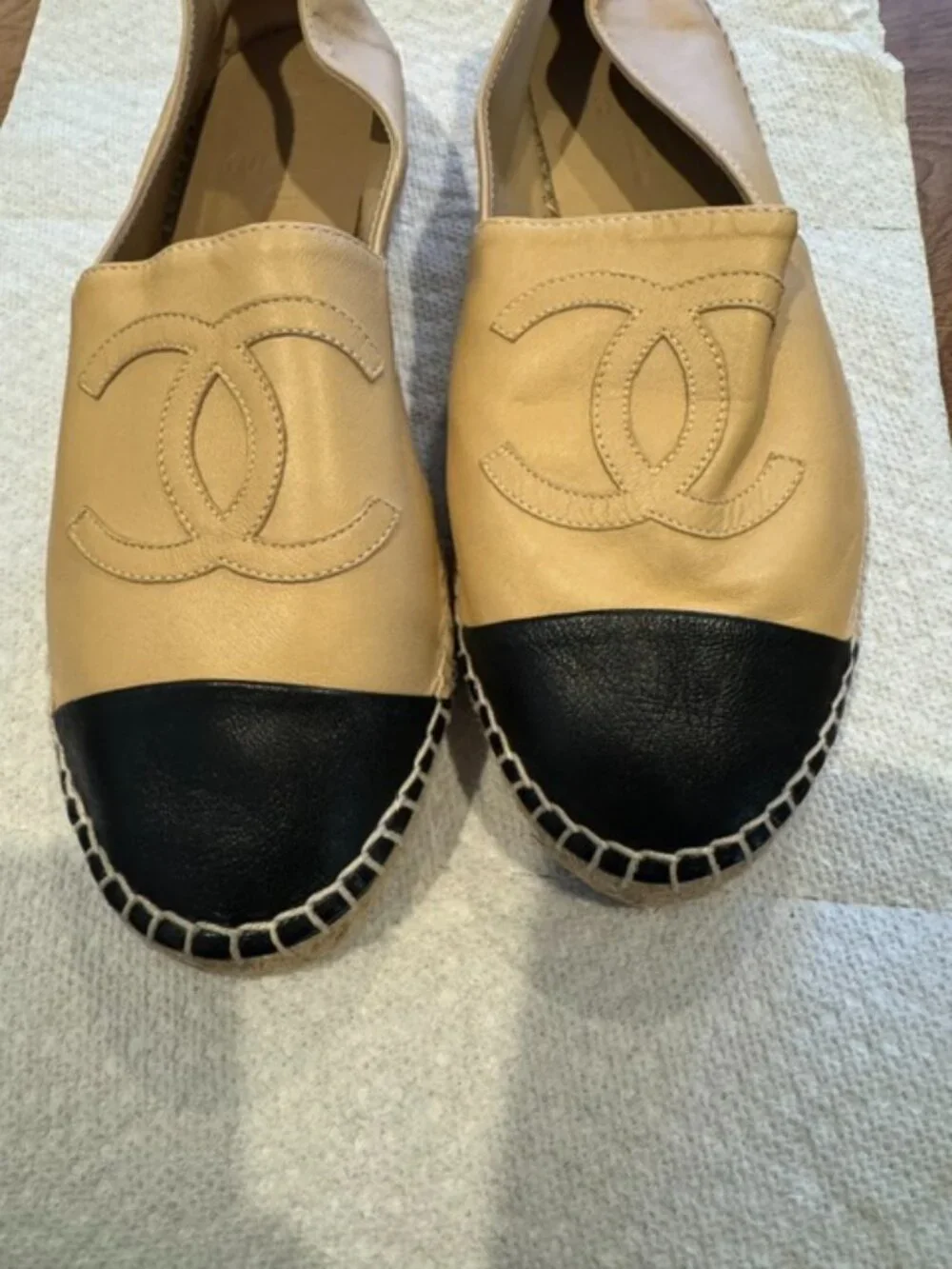 CHANEL BEIGE/BLACK ESPADRILLES